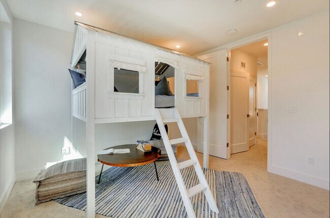 Building Photo - 15017 Briggs Ct