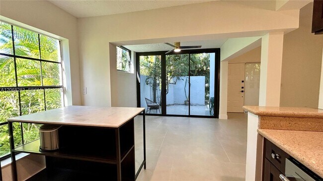 Building Photo - 20945 Bay Ct