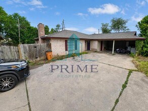 Building Photo - 9900 Randall Dr