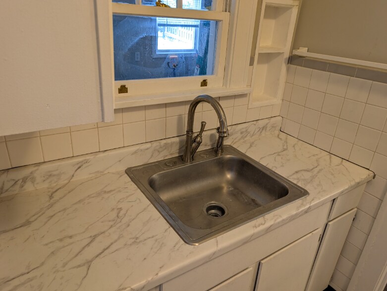 Building Photo - 69 Parkside Ave