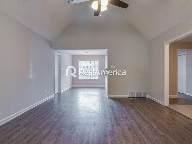 Building Photo - Completely renovated 3 bedroom, 2 bathroom home