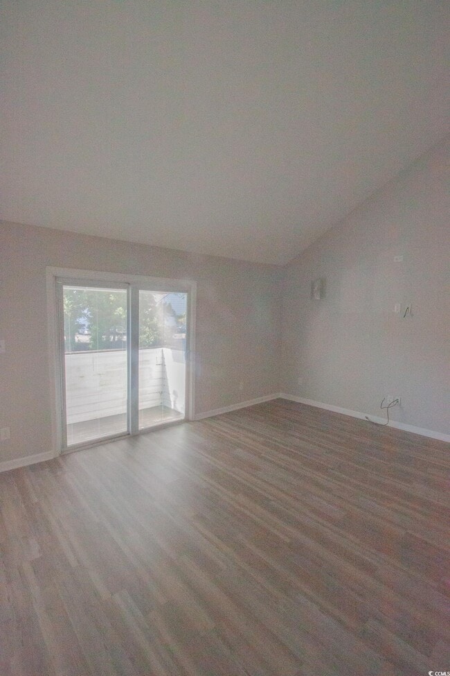 Building Photo - 209 Cedar St