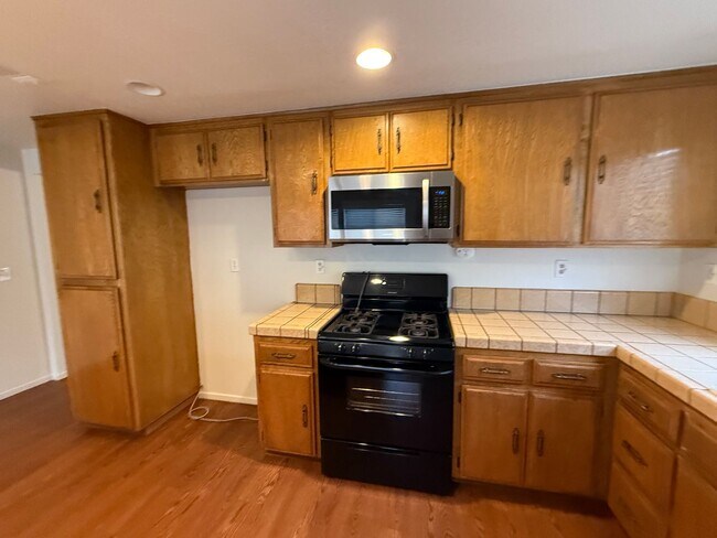 Building Photo - Victorville- Spring Valley Lake, 3 Bedrooms 2 bathrooms, New Paint