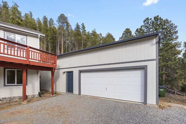 Building Photo - 8892 Martin Ln