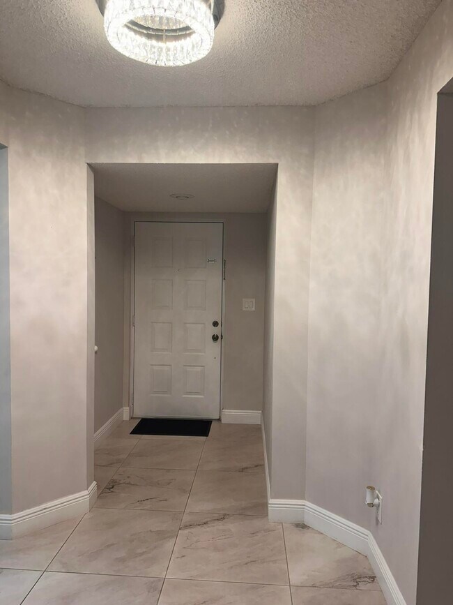 Building Photo - 6698 10th Ave N