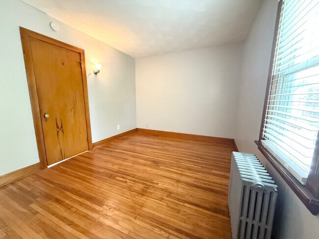 Building Photo - 328 Olmstead Ave