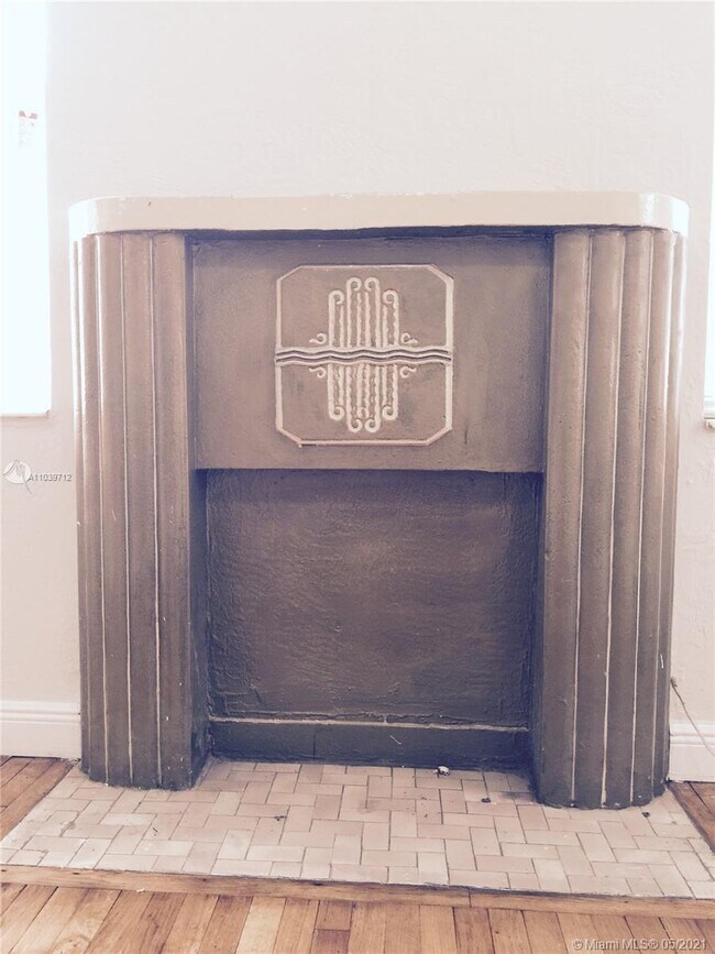 Building Photo - 726 Meridian Ave