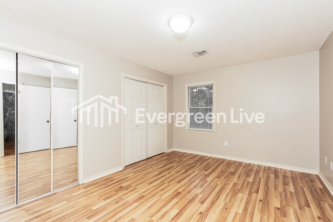 Building Photo - 501 Pheasant Ridge Dr