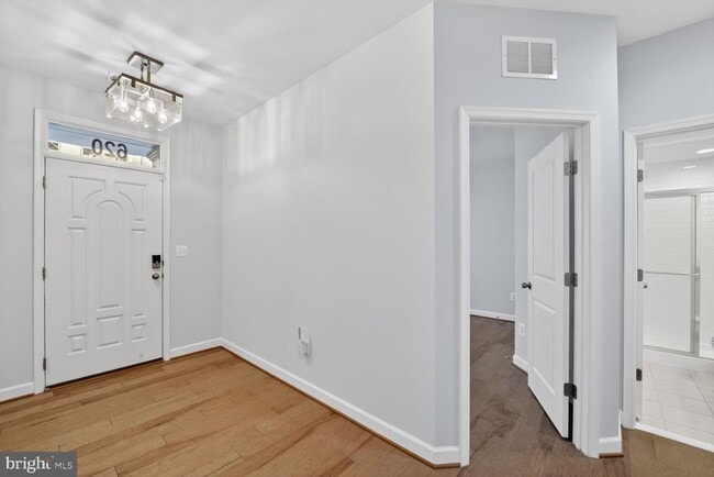 Building Photo - 620 Halsey Way