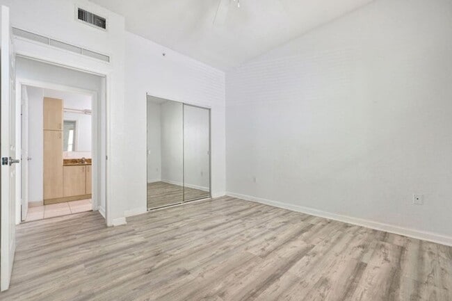 Building Photo - 1650 Presidential Way