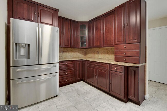 Building Photo - 7320 Bradley Blvd