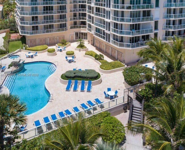 Building Photo - 8925 Collins Ave