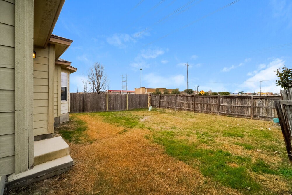 Building Photo - 6615 Lucky Fields