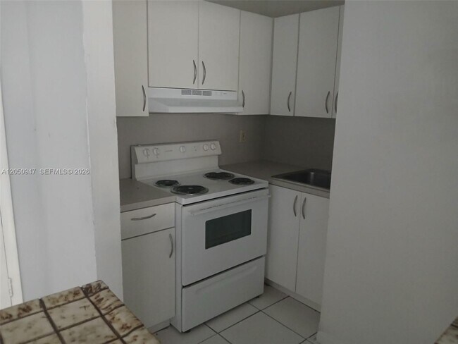 Building Photo - 13655 NE 3rd Ct