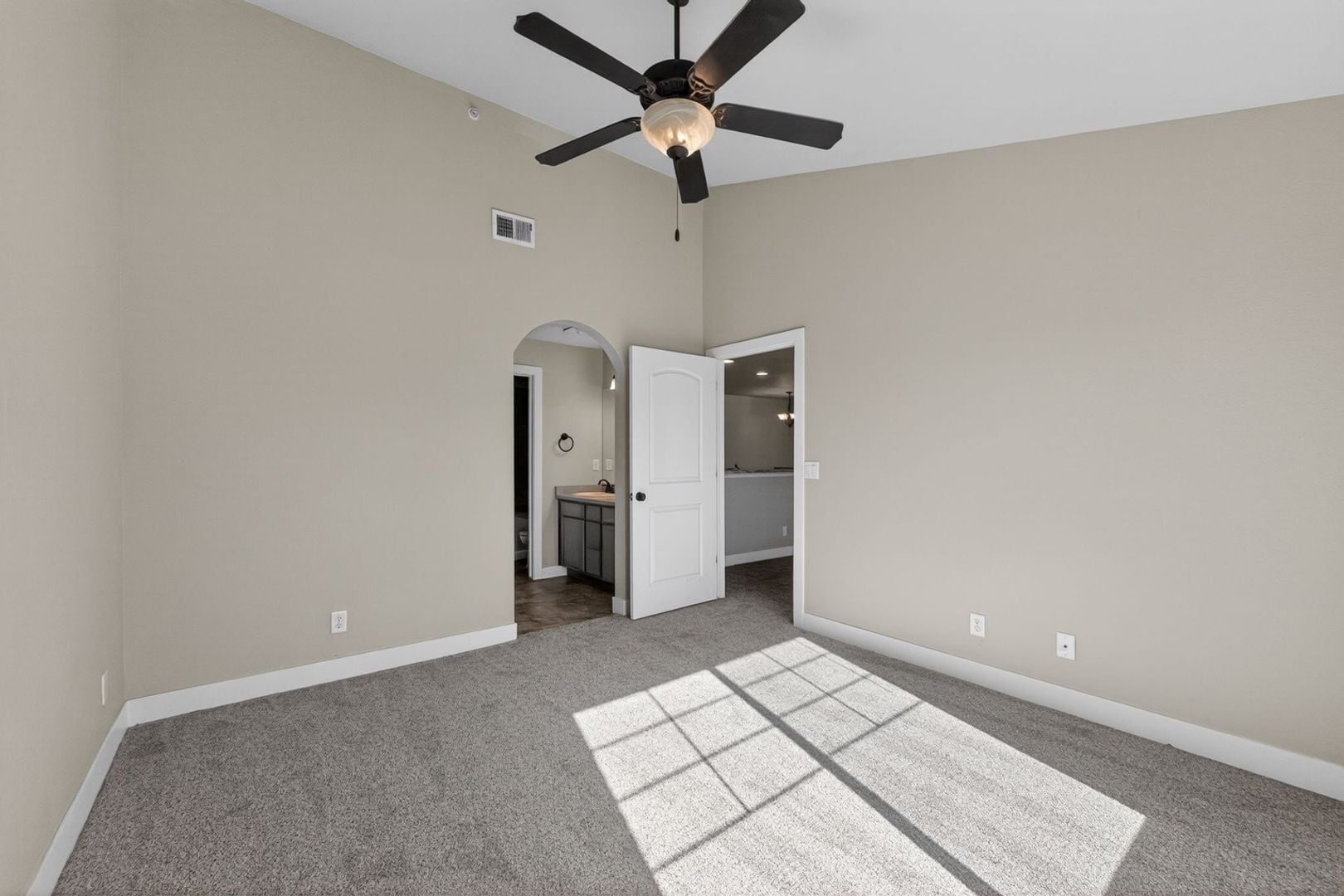 Building Photo - 4955 Hahns Peak Dr