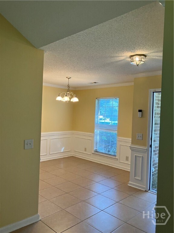 Building Photo - 164 River Bend Dr