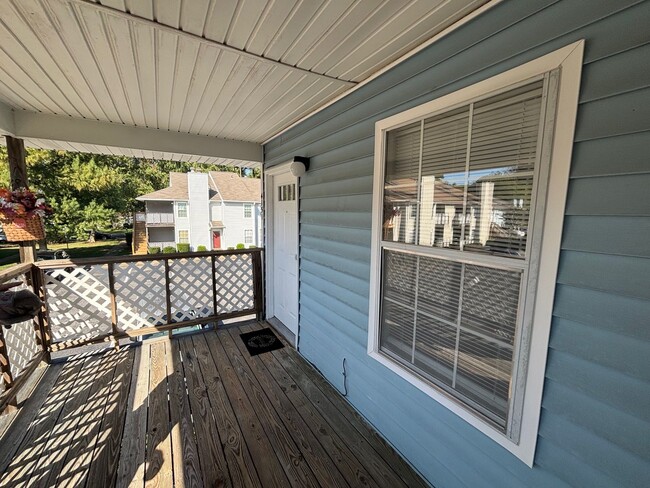 Building Photo - 2 Bedroom, 1 Bath Condo in Virginia Beach