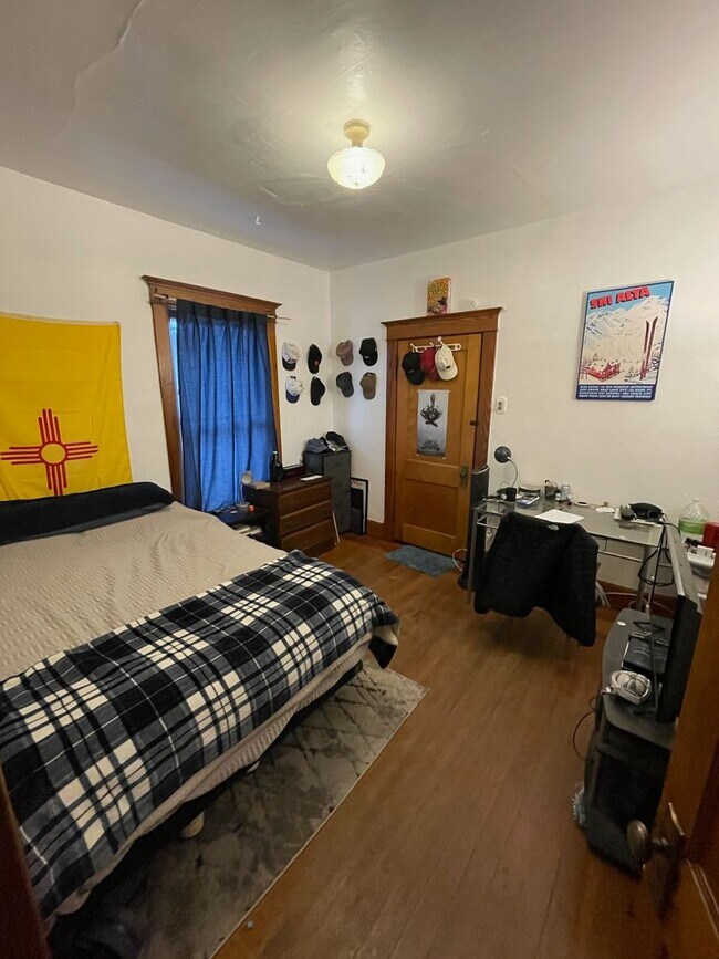 Building Photo - Charming, Spacious Rental in Old Town Fort Collins | Avail. 08/01/2026