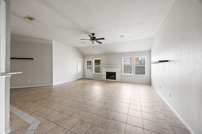 Building Photo - 19739 Mountain Dale Dr