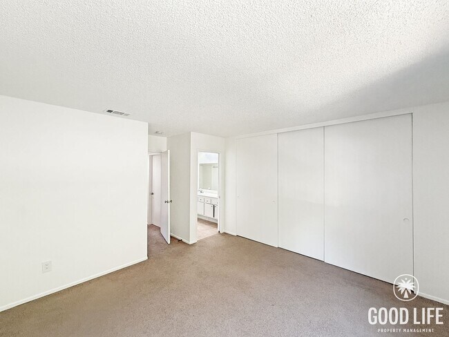 Building Photo - Comfortable 2BD/1.5BA Condo in Riverside with Private Patio, Community Pool & One Car Garage