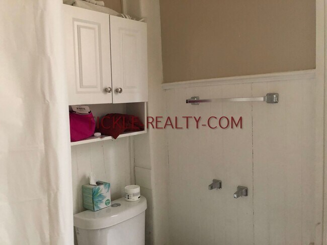 Building Photo - 300 Meigs St