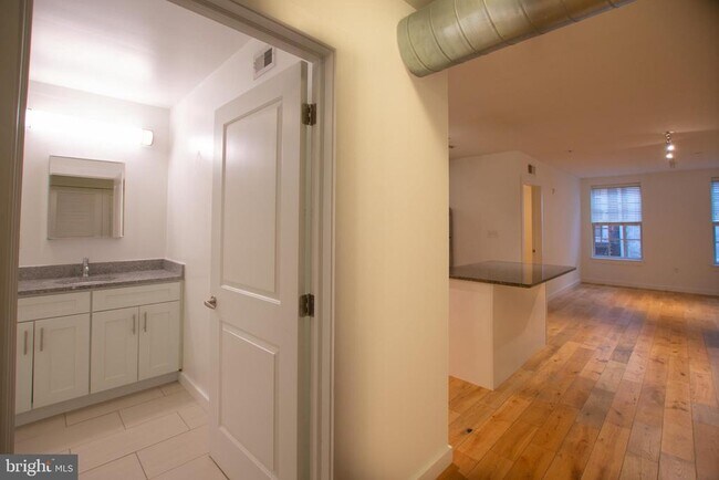 Building Photo - 224 Church St