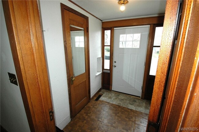 Building Photo - 145 Summit St