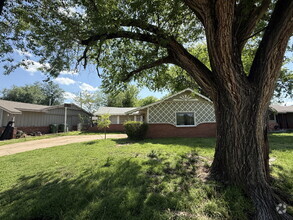 Building Photo - Remodeled 3 Bed, 2 Bath Home in Yukon