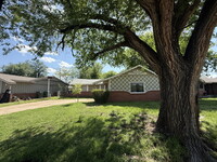 Building Photo - Remodeled 3 Bed, 2 Bath Home in Yukon