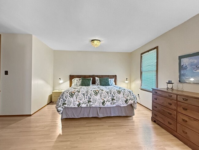 Building Photo - 2209 W Sequim Bay Rd