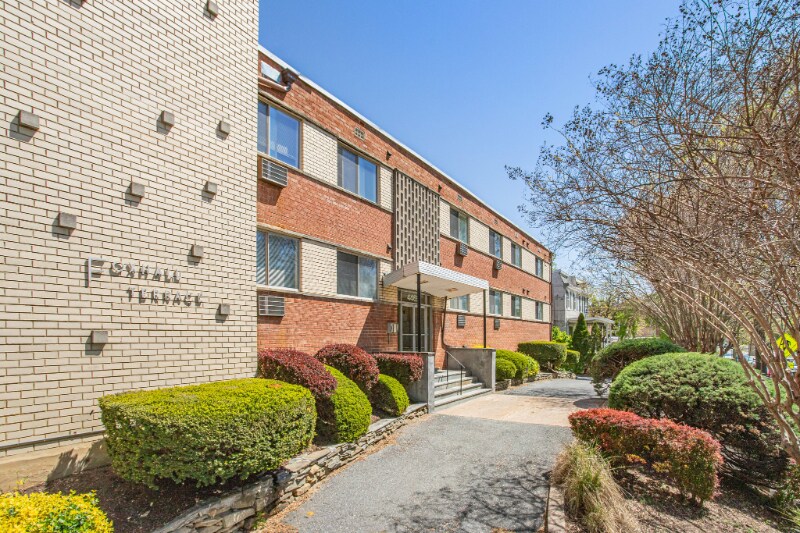 Building Photo - 4465 MacArthur Blvd NW