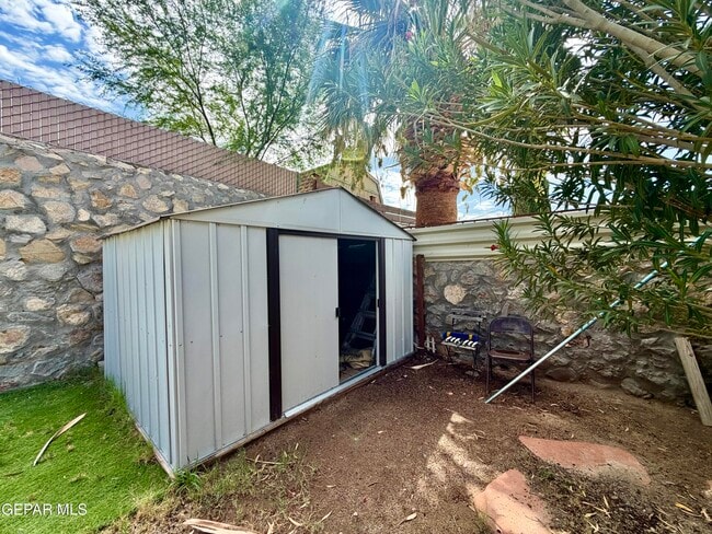 Building Photo - 11324 Tom Ulozas Dr