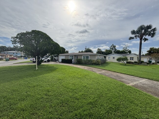 Building Photo - 11253 109th Ln N