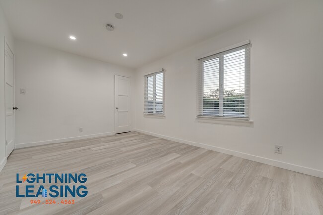 Building Photo - 1363 Hauser Blvd