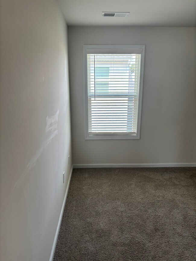 Building Photo - 28 Harvest Moon Dr