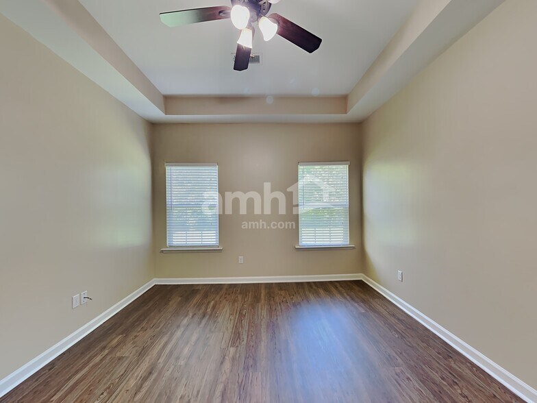 Building Photo - 4940 Grace View Ln