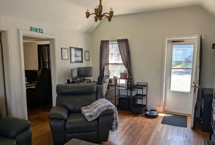 Building Photo - 900 Cherry Alley