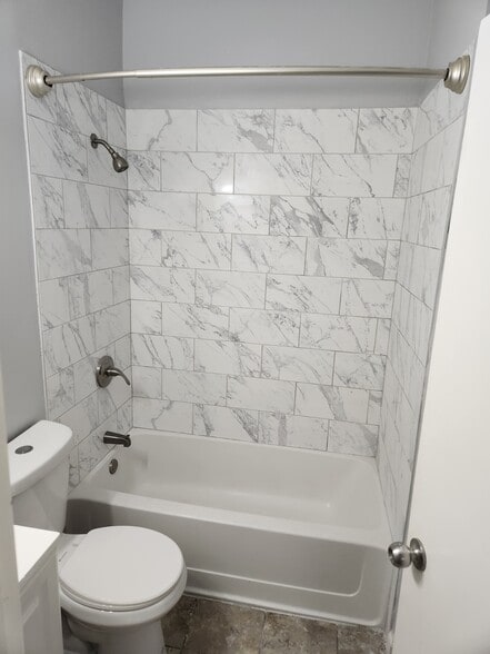 Building Photo - 57 Condict St