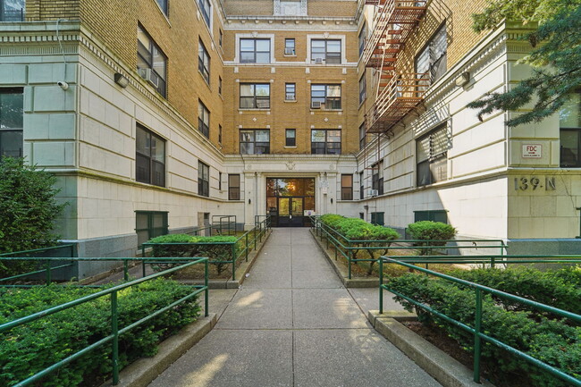 Interior Photo - PEEK Arlington Grove, LLC - 61 N Arlington Ave