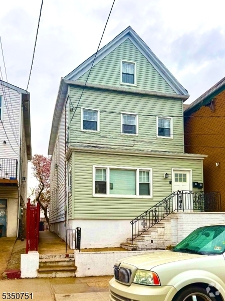 Building Photo - 458 Livingston St