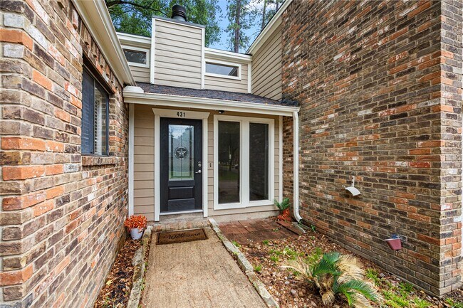 Building Photo - 431 Evergreen Dr