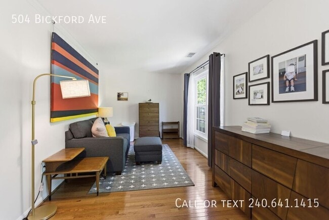 Building Photo - 504 Bickford Ave