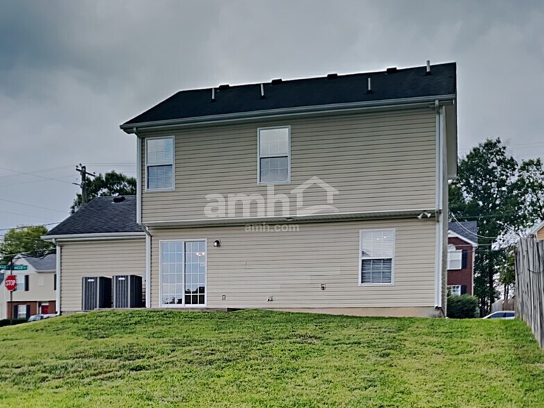 Building Photo - 7460 Maggie Dr