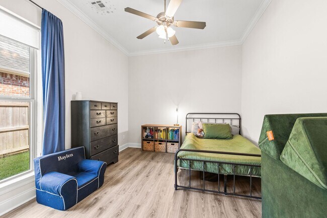 Building Photo - Luxury Living in The Woodlands - COMING SO...