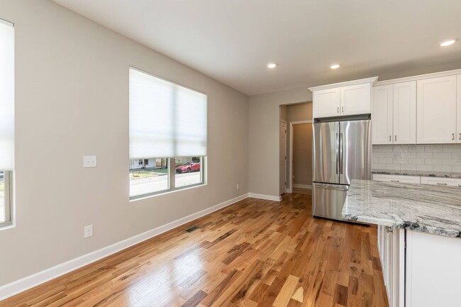 Building Photo - LIKE NEW THREE BEDROOM HOME!