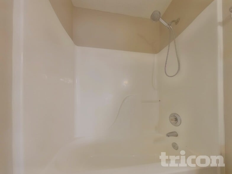 Building Photo - 420 Austin Dr