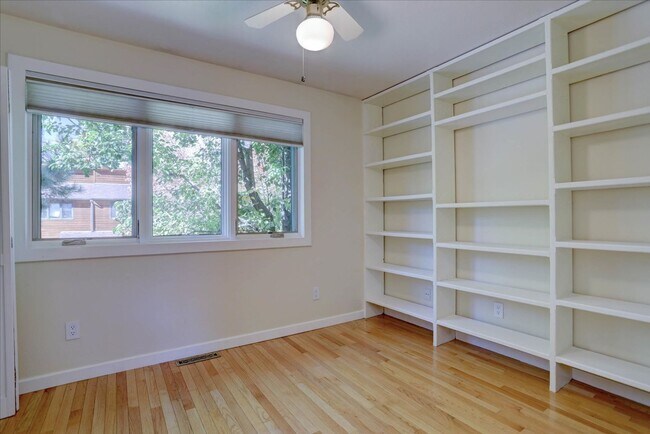 Building Photo - Welcome to Your Boulder Oasis at Hickok Place