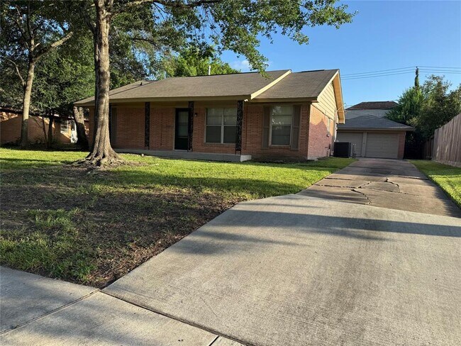 Building Photo - 4013 Newshire Dr