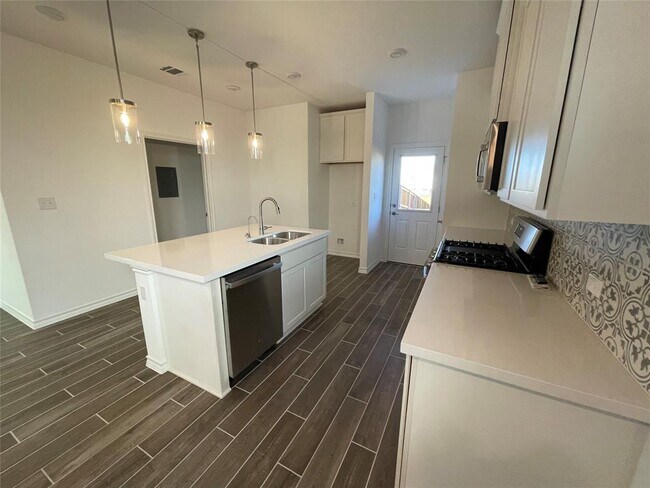 Building Photo - 101 Thurman Holt Rd