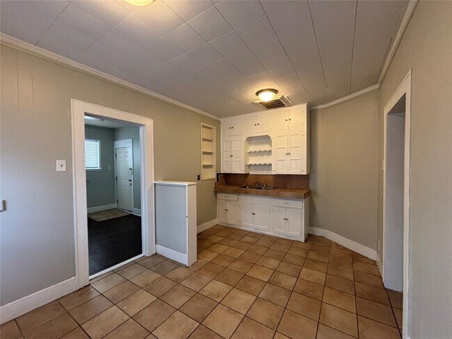 Building Photo - 2214 Avenue O 1/2